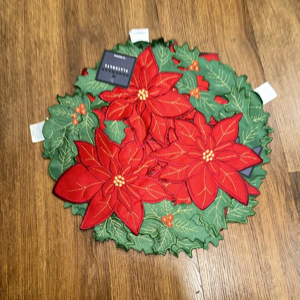 Set Of4 Placemats‎ Poinsettia Embroidered Cutout  15